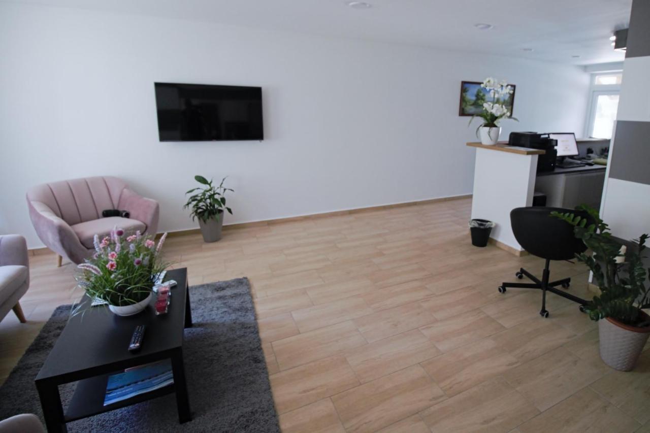 Szitakoeto Panzio Hotel Tiszafured Ngoại thất bức ảnh