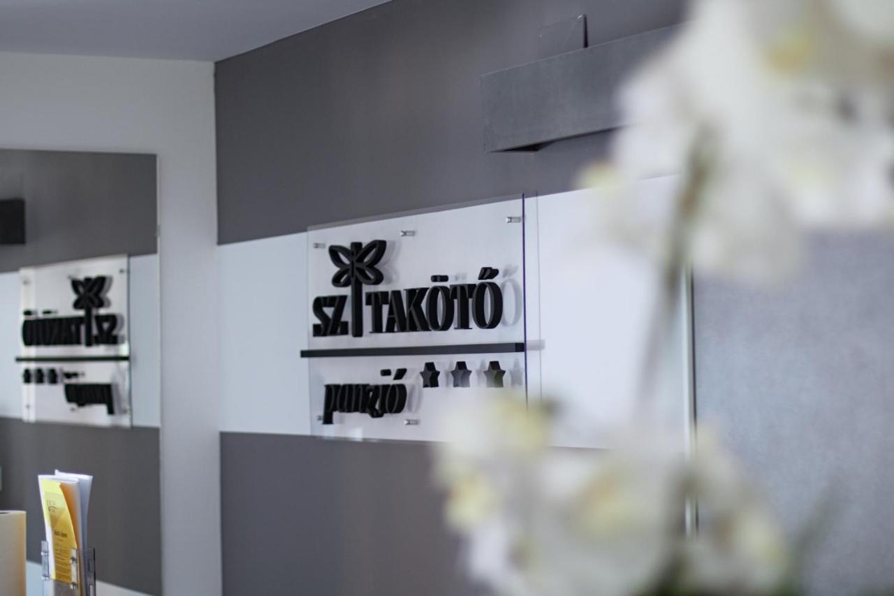Szitakoeto Panzio Hotel Tiszafured Ngoại thất bức ảnh
