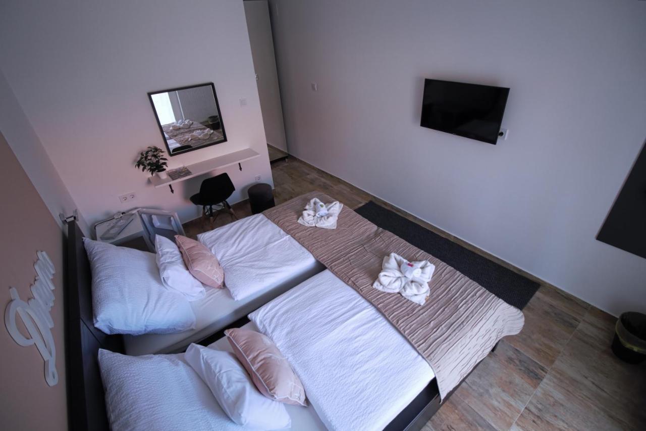 Szitakoeto Panzio Hotel Tiszafured Ngoại thất bức ảnh
